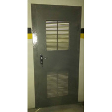 Дверь из металла для паркинга/кладовки с вентиляцией №068. Производство: Украина, Одесса
